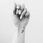 7 significados simbólicos de los tatuajes con el número 7